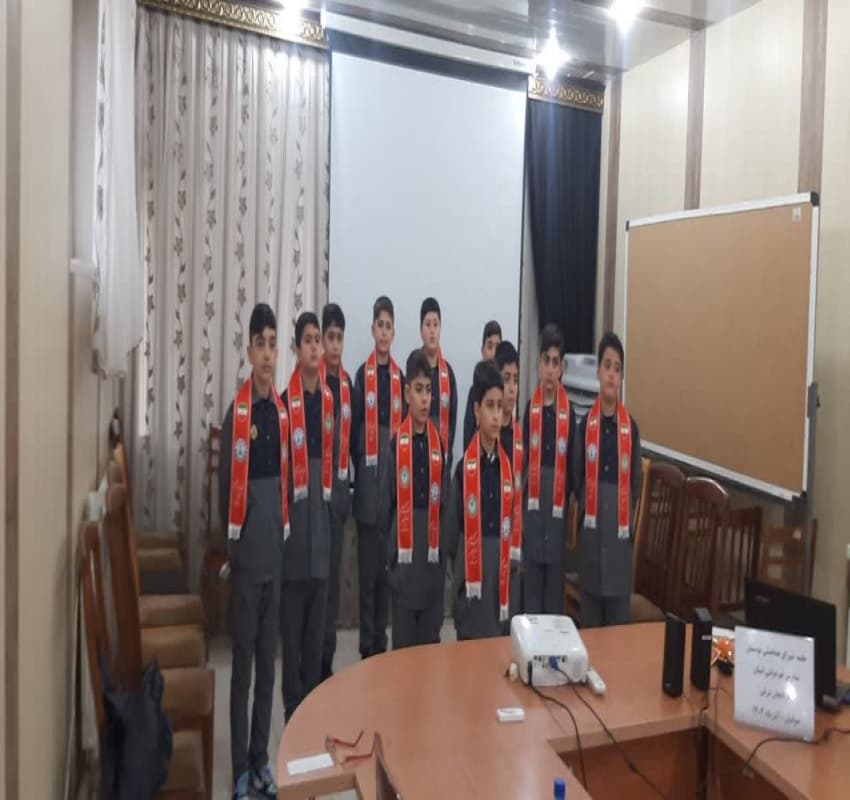 اجرای  گروه سرود راستان در برنامه جلسه اداره